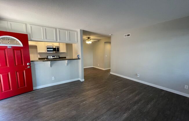 2 beds, 2 baths, 850 sqft, $3,040, Unit 821-15