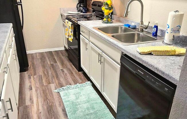 3 beds, 2 baths, 1,275 sqft, $1,410, Unit 1075