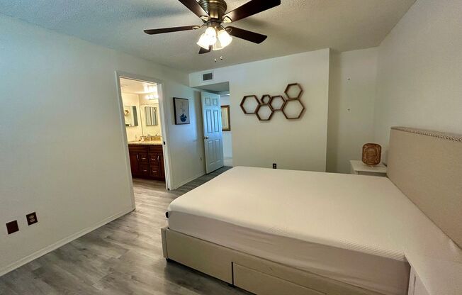 2 beds, 1 bath, $1,995, Unit APARTMENT 827