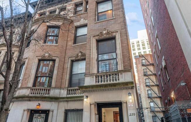 259 W 90 ST