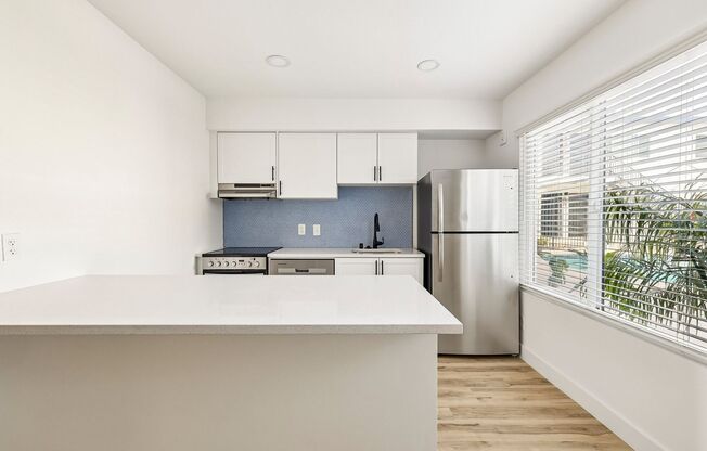 2 beds, 1 bath, 700 sqft, $2,895, Unit 37