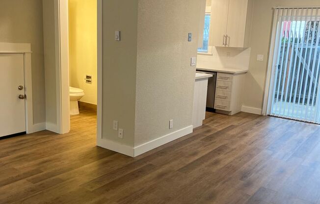 2 beds, 1.5 baths, 1,000 sqft, $1,895, Unit 04