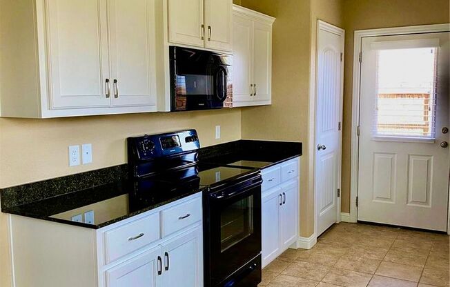 3 beds, 2 baths, 1,514 sqft, $1,750, Unit 904