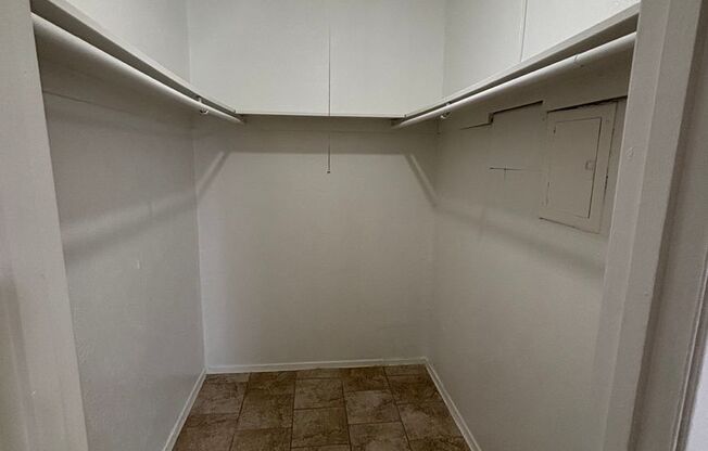 1 bed, 1 bath, 600 sqft, $1,150, Unit 1-204