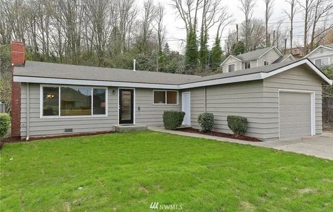South Beacon Hill - Updated 3 Bedroom / 2 Bath Duplex for rent **Wi-fi Included!**