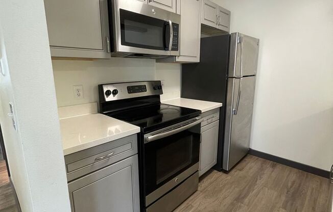 2 beds, 2 baths, $2,295, Unit 309