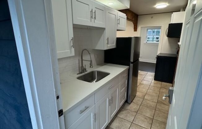 1 bed, 1 bath, 500 sqft, $1,350, Unit 105