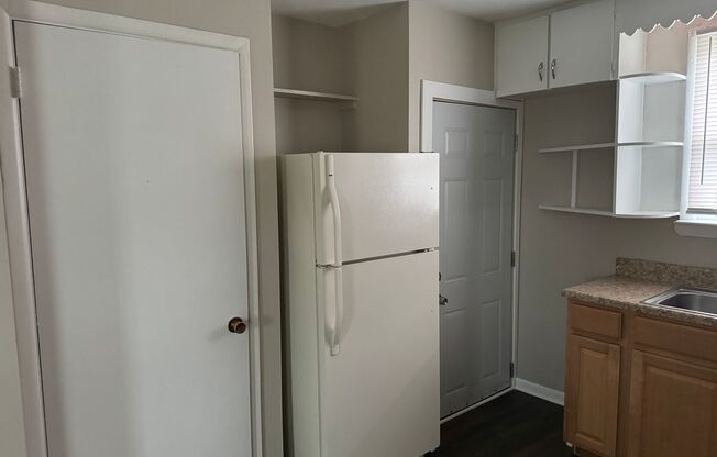 2 beds, 1 bath, 1,116 sqft, $1,295, Unit 803 Main