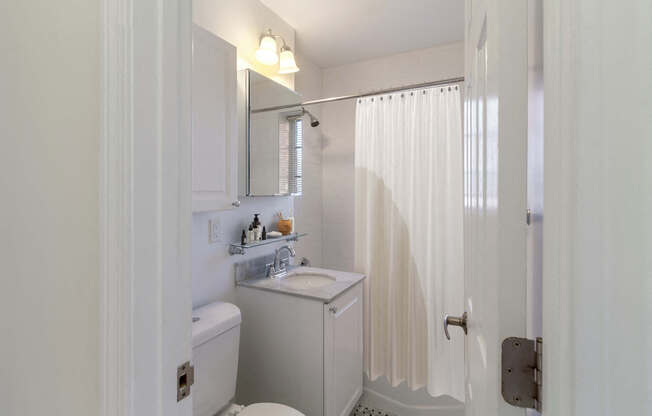 2 beds, 1 bath, 753 sqft, $3,675