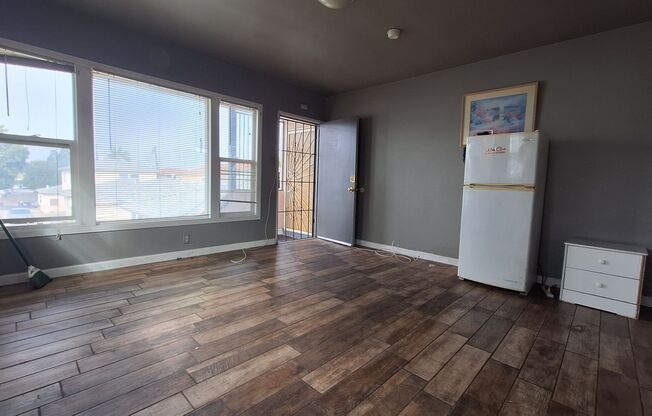 Studio, 1 bath, 265 sqft, $1,395, Unit 332