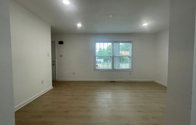 Newly Remodeled 3BR/1.5BA Duplex in Huntersville