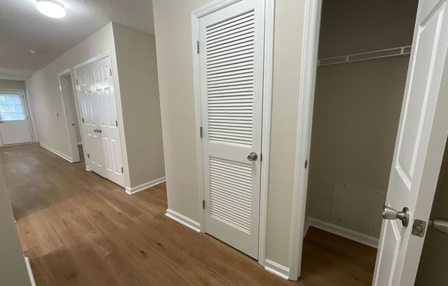 1 bed, 1 bath, 871 sqft, $1,400, Unit 2706-5 Pearl Remodel