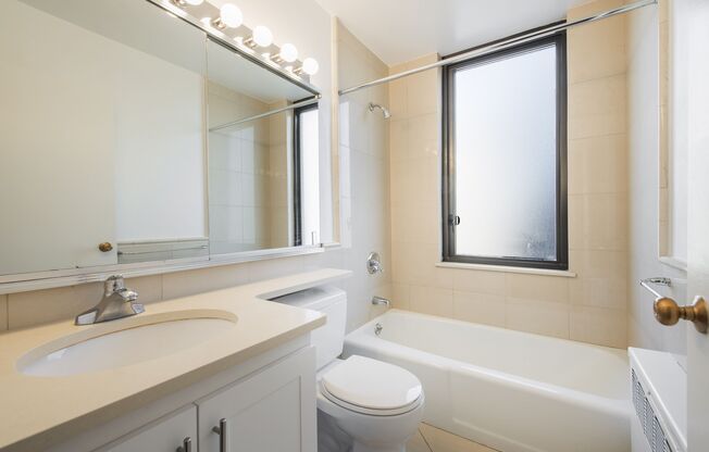 1 bed, 1 bath, 745 sqft, $4,375, Unit M10