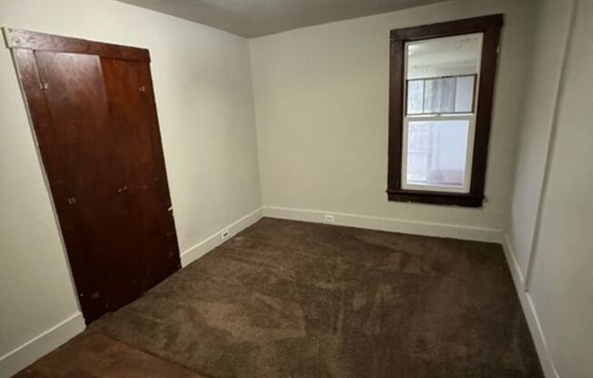 2 beds, 1 bath, $825