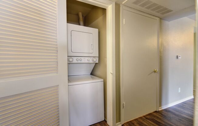 2 beds, 1 bath, 938 sqft, $1,850, Unit 309