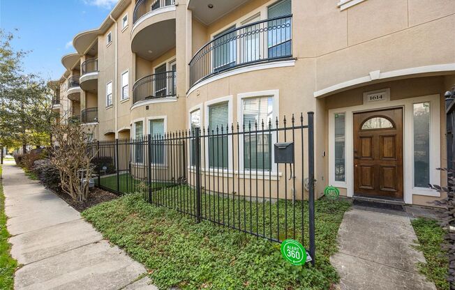 3-Story Townhome in Midtown – 3BR/3.5BA with Private Balconies
