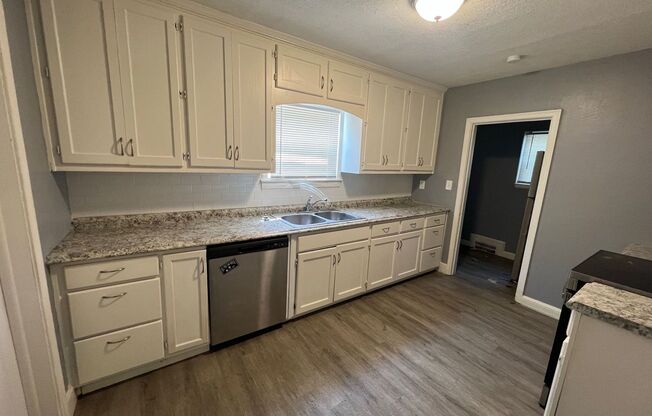 3 beds, 1 bath, $1,395