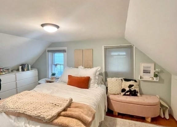3 beds, 2 baths, 1,100 sqft, $5,200, Unit 2