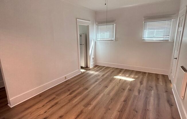 711