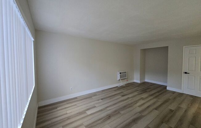 Studio, 1 bath, 400 sqft, $995, Unit 19