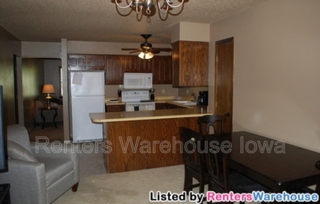 1326 ROSE AVE