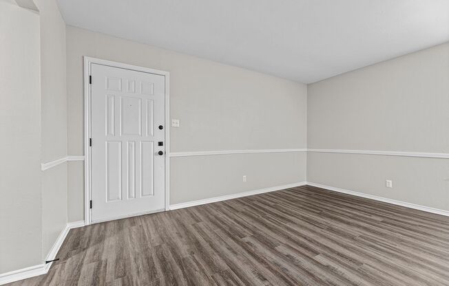 2 beds, 1 bath, $1,375, Unit 115