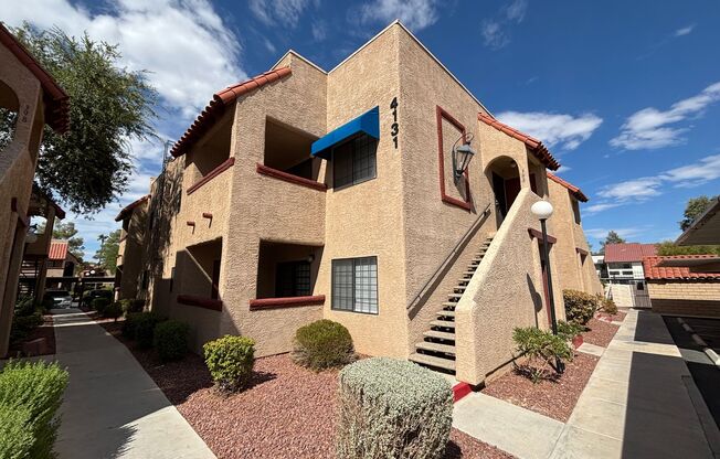 Charming 2BED/2BATH Condo located in Spring Oaks Community.