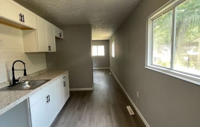 3 beds, 1 bath, $1,295