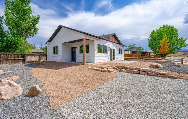 317 W OURAY AVE