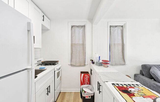 1 bed, 1 bath, 620 sqft, $995, Unit 126