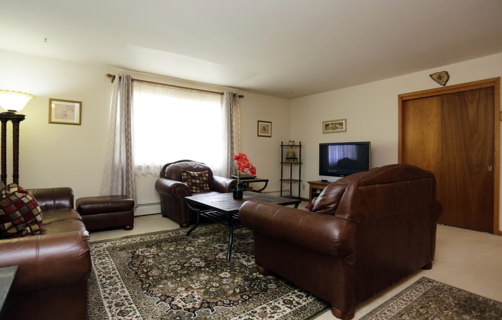 Colonial Manor Apts