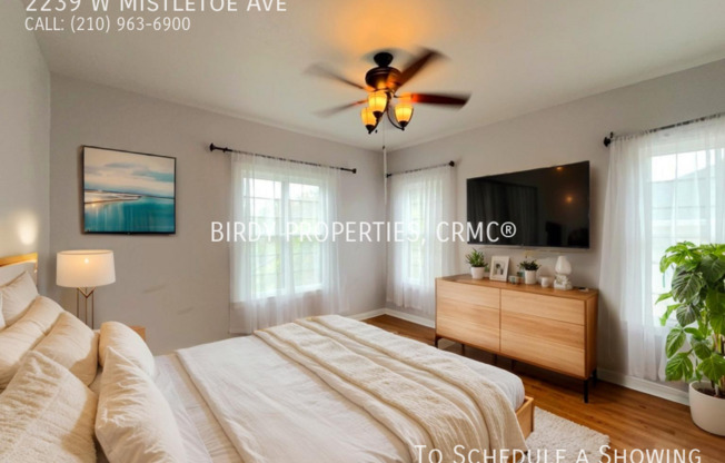 2239 W MISTLETOE AVE