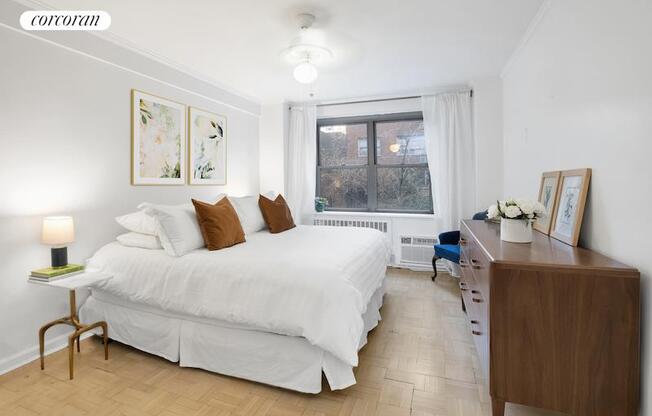 1 bed, 1 bath, $4,600, Unit 2M