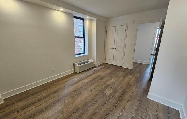 1 bed, 1 bath, $5,495, Unit 6K