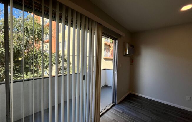 1 bed, 1 bath, 695 sqft, $1,998, Unit 317