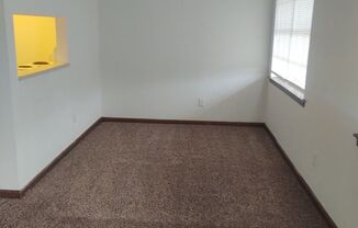 2 beds, 1 bath, 750 sqft, $750, Unit Apt 8