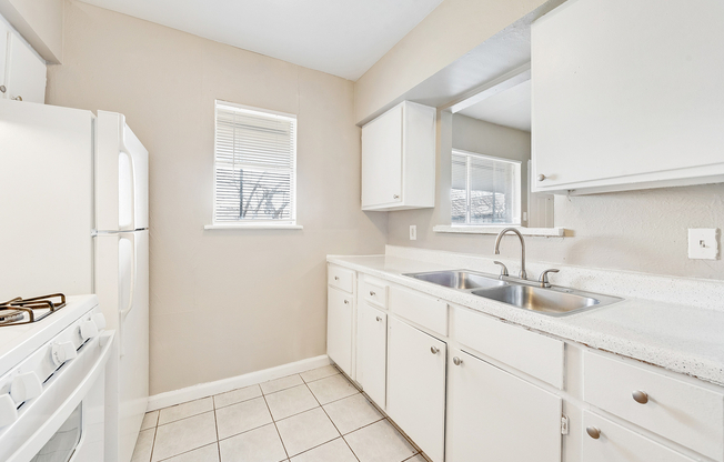 Orchard Hills Apartments Kitchen