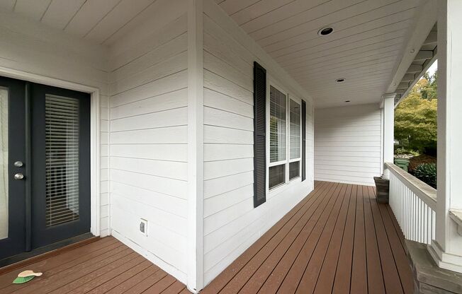 Tualatin 3 Bedroom with Den + Bonus Room 2.5 Bath Home! Close to Legacy Hospital. Has A/C, Includes Lawncare!