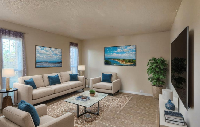 Newly renovated Charming duplex  2bed/ 2 bath!