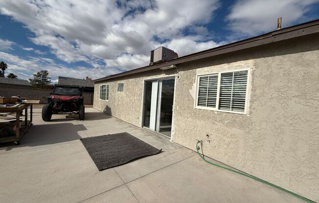 3 beds, 2 baths, $2,600