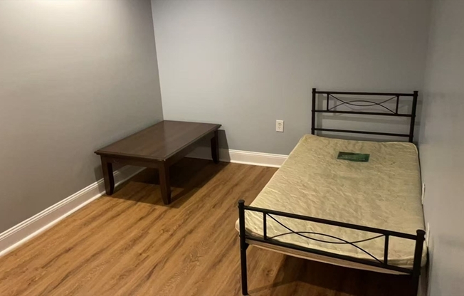 2 beds, 1 bath, 993 sqft, $2,500, Unit 420