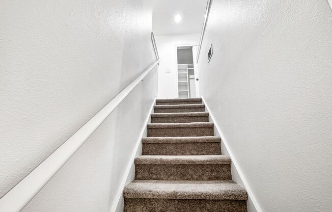 2 beds, 2 baths, 700 sqft, $1,560, Unit 1008-203
