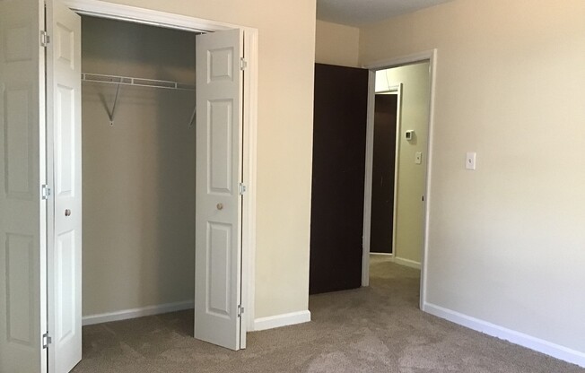 2 beds, 1 bath, $985