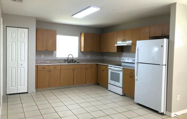 5 Bedroom 2 Bath Home in Sanford - Move in Ready!