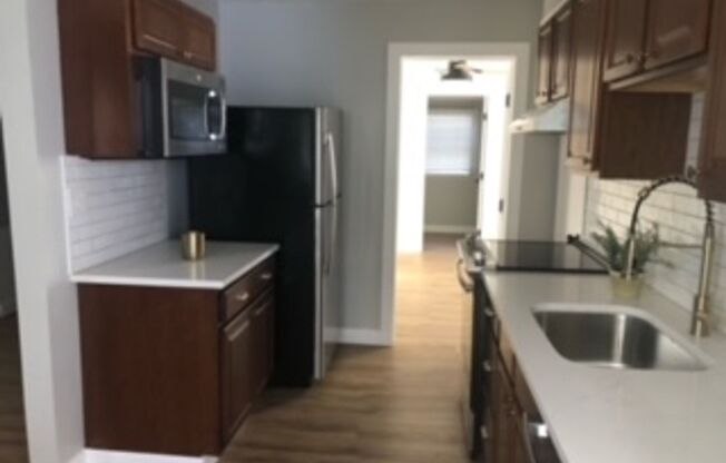 3 beds, 1.5 baths, 1,114 sqft, $1,990, Unit Unit 1