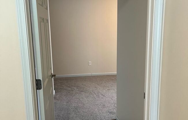 2 beds, 2 baths, $995, Unit 101