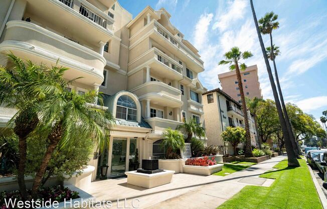 114 North Doheny Drive
