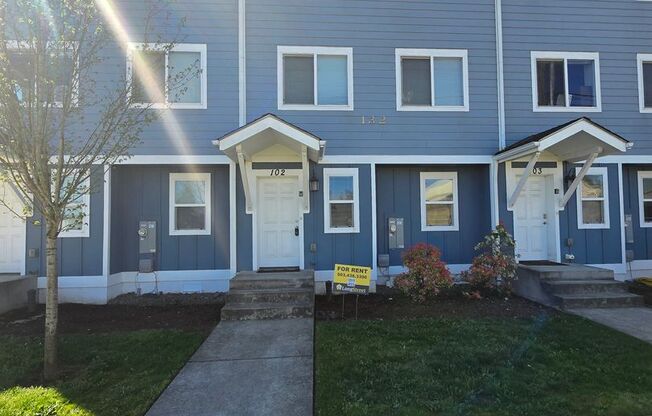 132 SW AVERY AVE