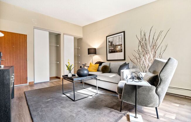1 bed, 1 bath, 750 sqft, $1,059, Unit 07-102