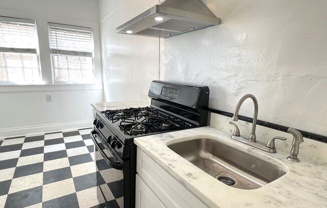 1 bed, 1 bath, 750 sqft, $1,750, Unit 873-7